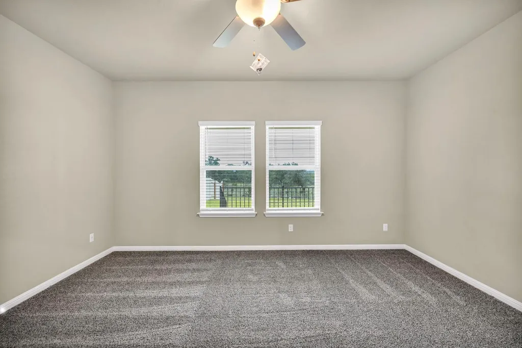 233 El Capitan Loop Dripping Springs TX 78620