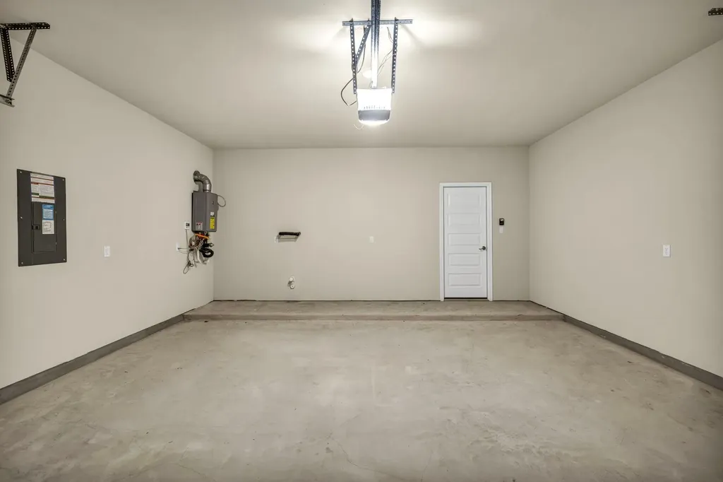 233 El Capitan Loop Dripping Springs TX 78620