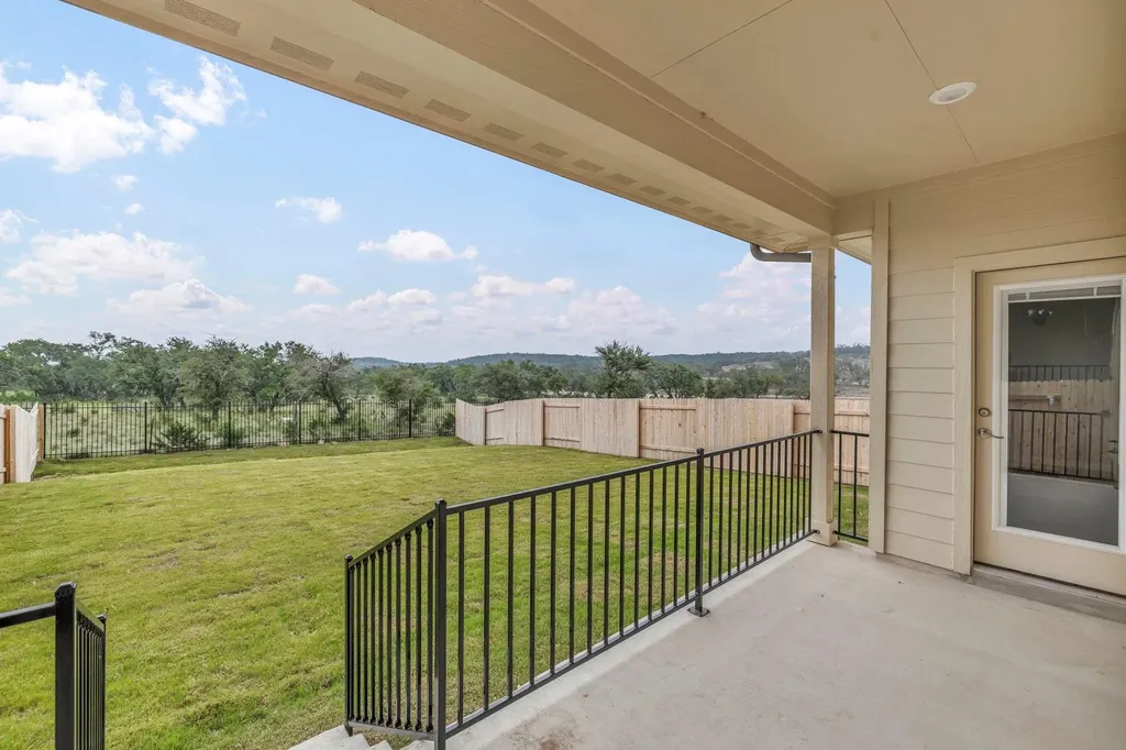 233 El Capitan Loop Dripping Springs TX 78620