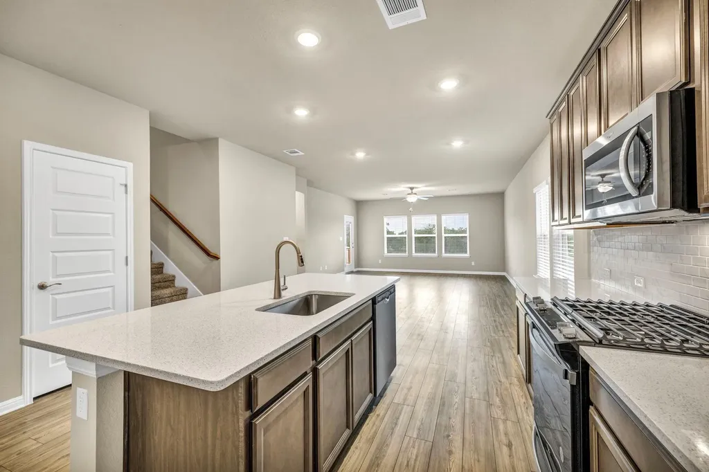 233 El Capitan Loop Dripping Springs TX 78620
