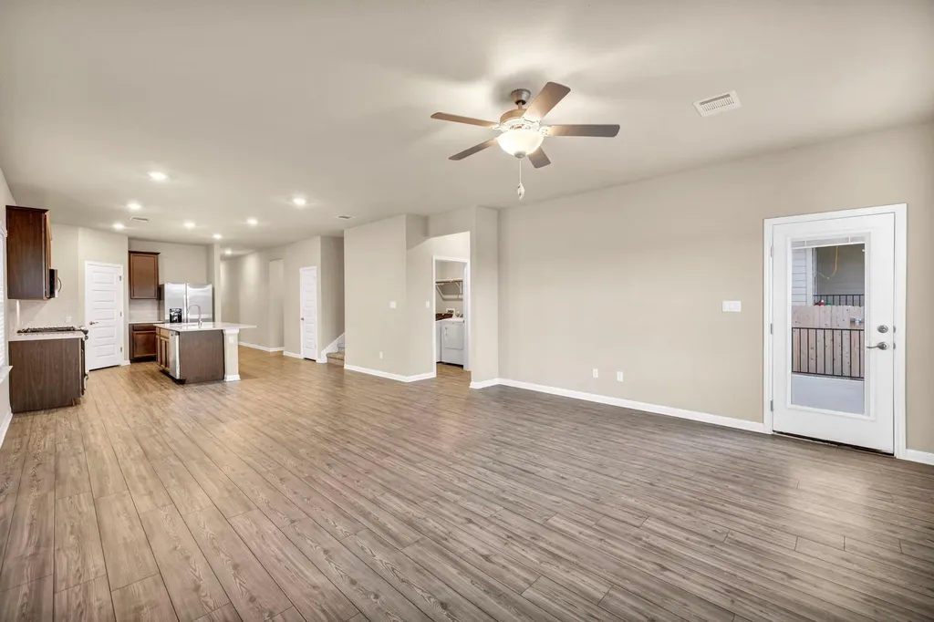 233 El Capitan Loop Dripping Springs TX 78620