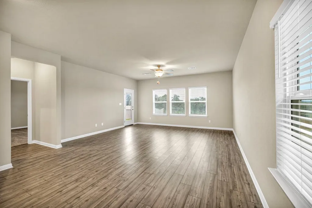 233 El Capitan Loop Dripping Springs TX 78620