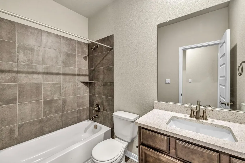 233 El Capitan Loop Dripping Springs TX 78620