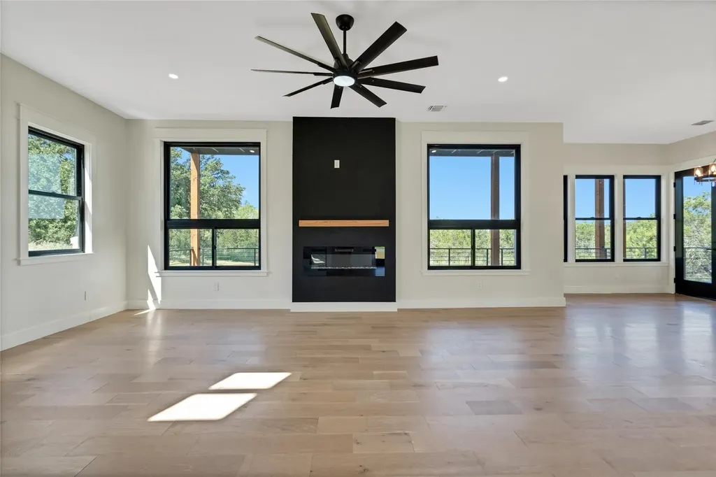707 Broken Hills Horseshoe Bay TX 78657