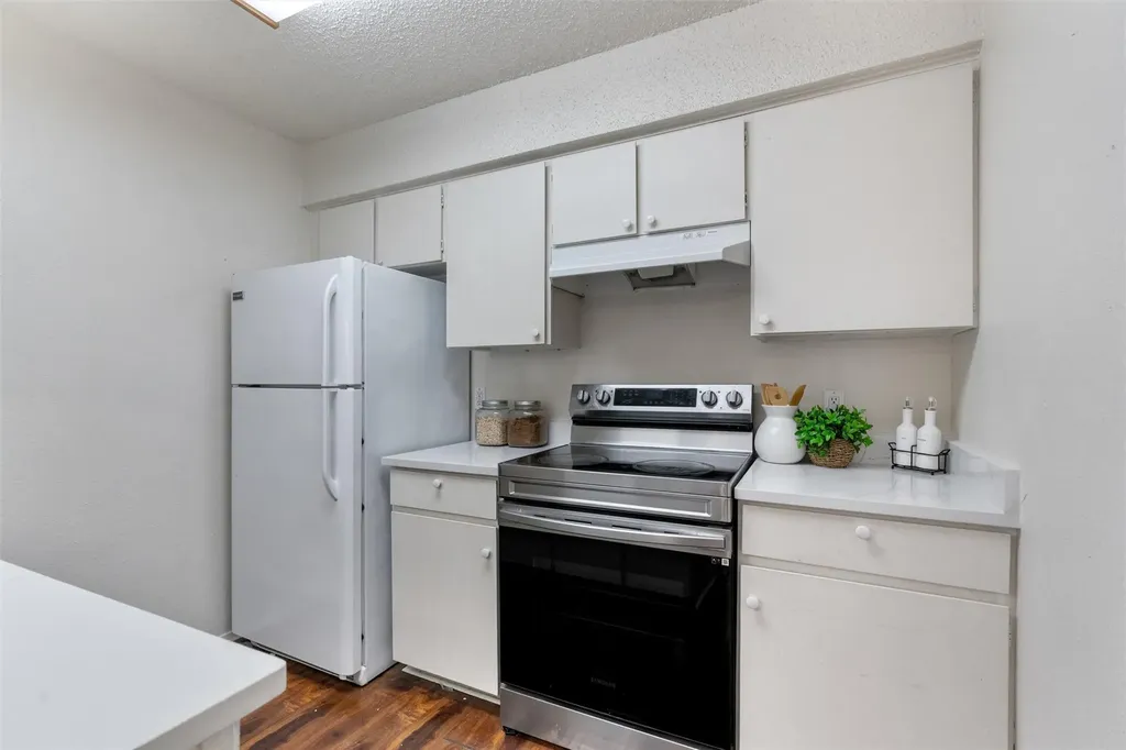 6910 Hart Lane Austin TX 78731