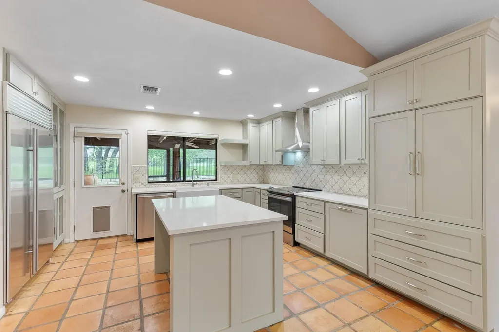 206 Blue Ground Horseshoe Bay TX 78657