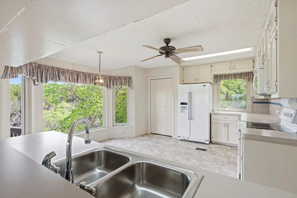 4831 Eck Lane Austin TX 78734