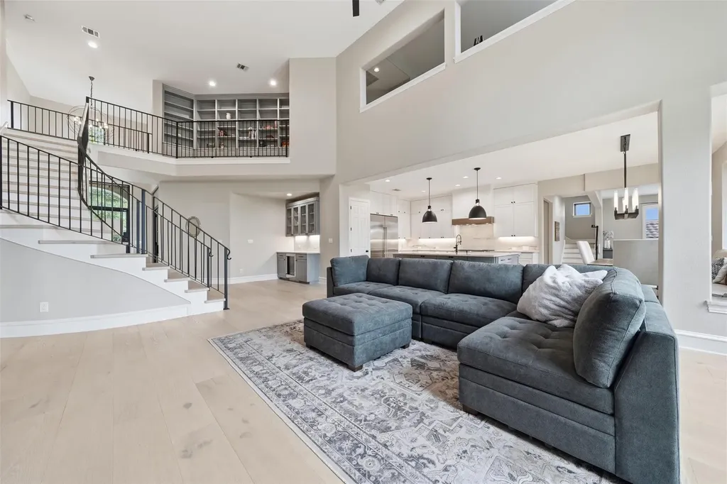2020 University Club Drive Austin TX 78732