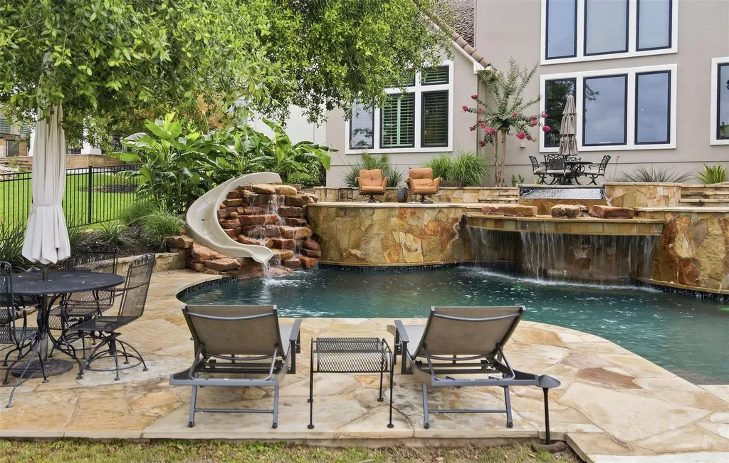 2020 University Club Drive Austin TX 78732