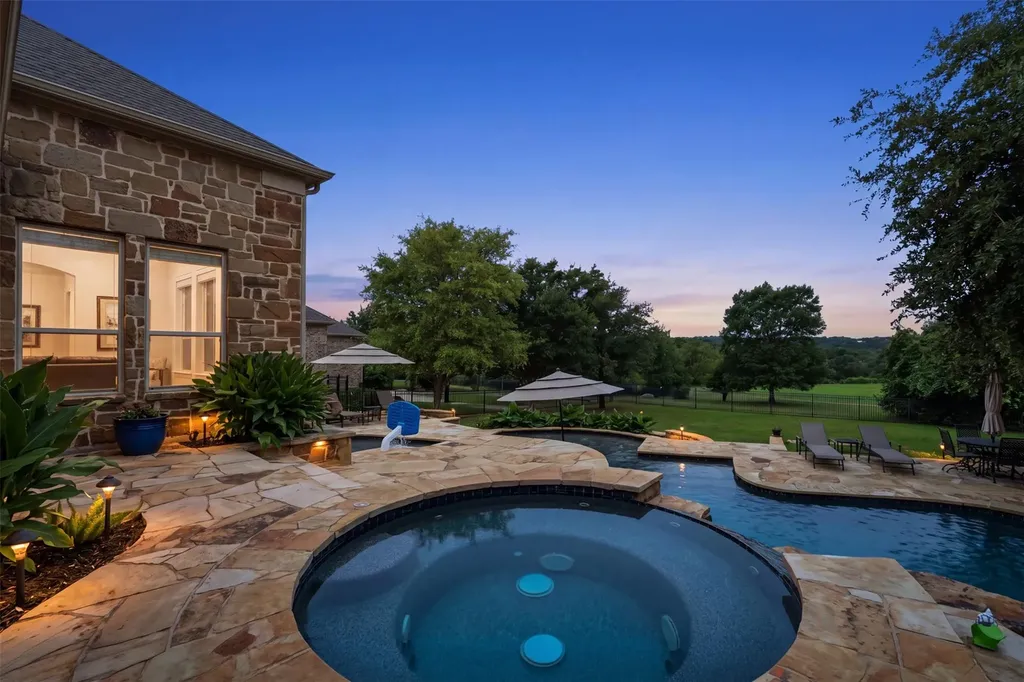 2020 University Club Drive Austin TX 78732