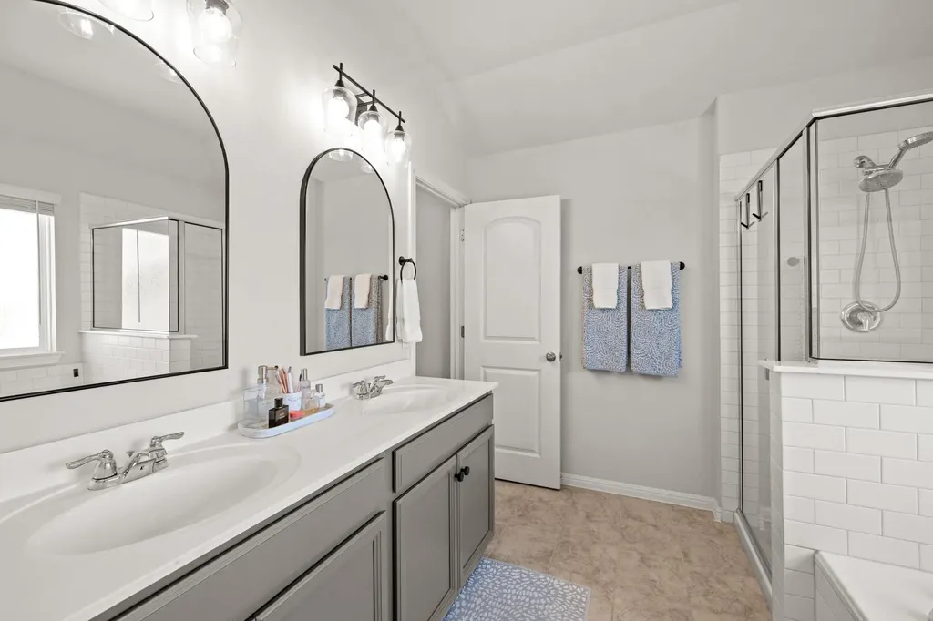 2049 Winston Way Leander TX 78641