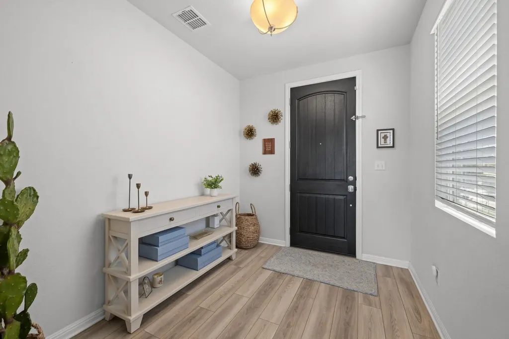 2049 Winston Way Leander TX 78641