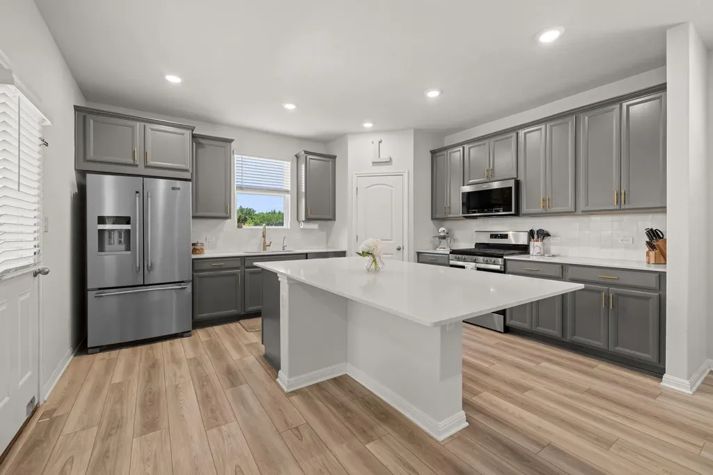 2049 Winston Way Leander TX 78641
