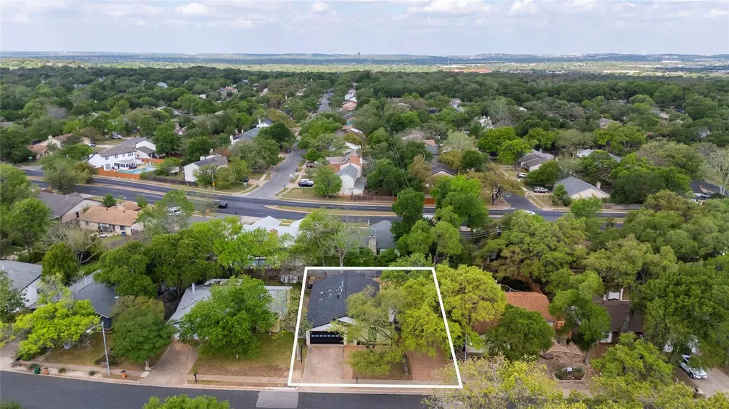 7504 Whispering Oaks Drive Austin TX 78745
