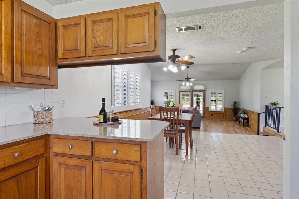 6448 River Oaks Drive Kingsland TX 78639