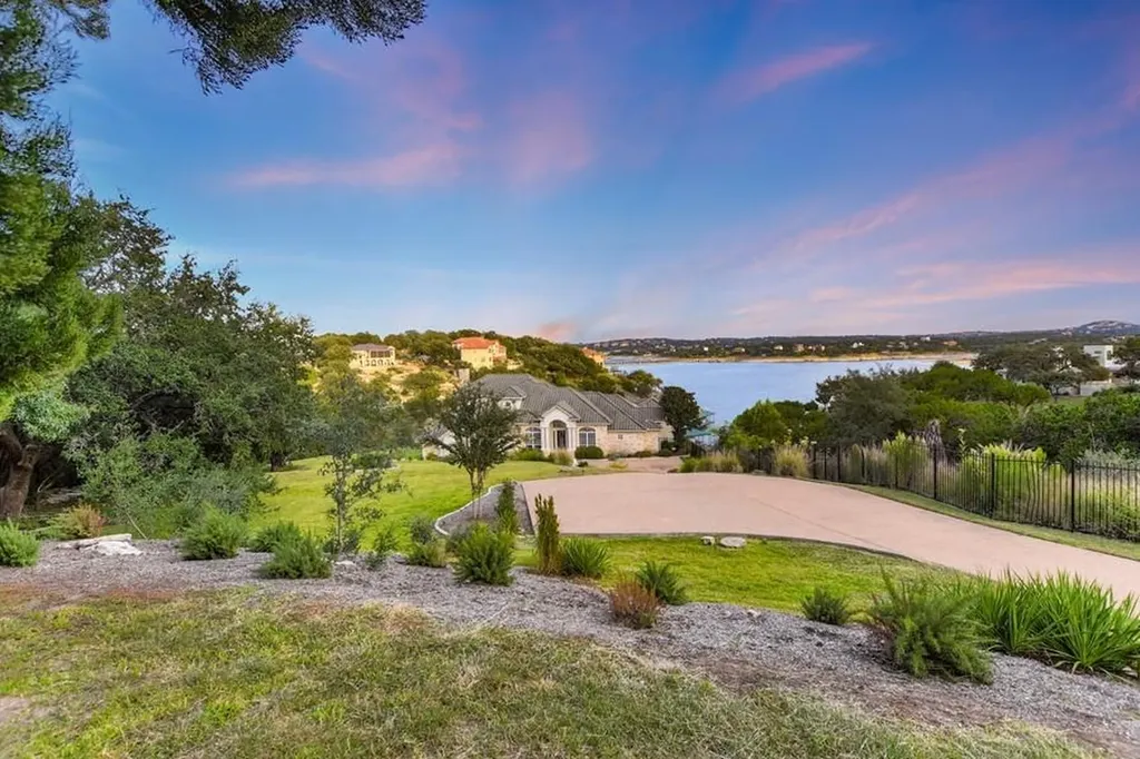 1517 Osprey Ridge Loop Lago Vista TX 78645