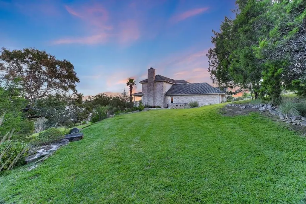 1517 Osprey Ridge Loop Lago Vista TX 78645