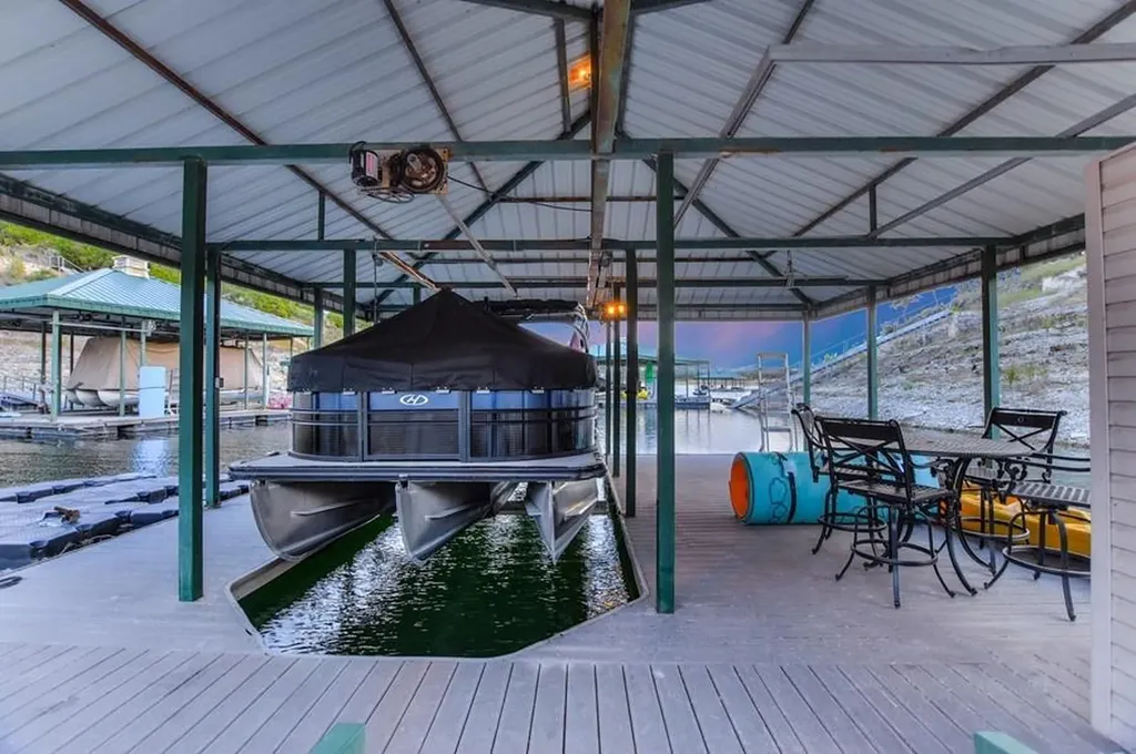 1517 Osprey Ridge Loop Lago Vista TX 78645