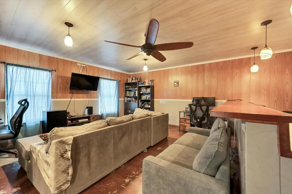 2601 Highcloud Drive Lockhart TX 78644