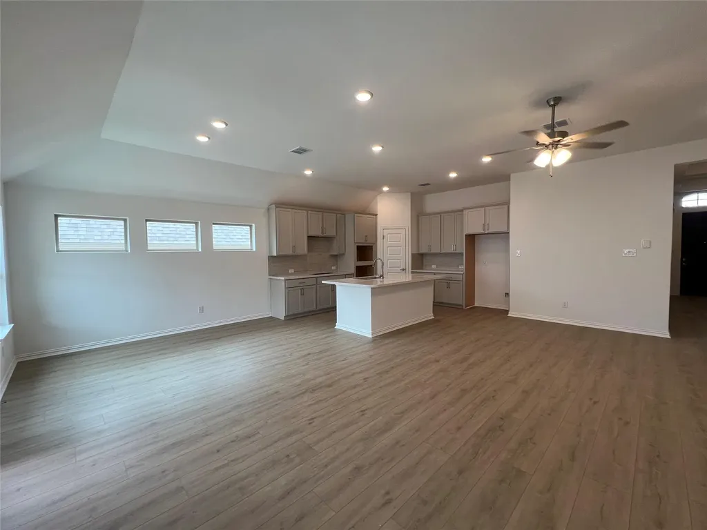 276 Du Bois Lane Kyle TX 78640