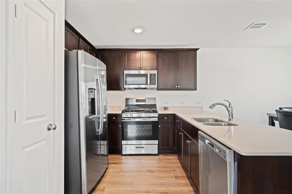 17813 Willacy Cove Elgin TX 78621