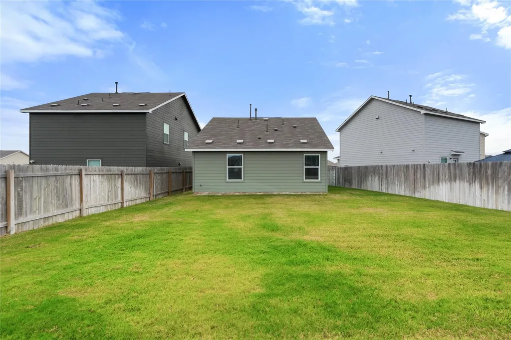 17813 Willacy Cove Elgin TX 78621