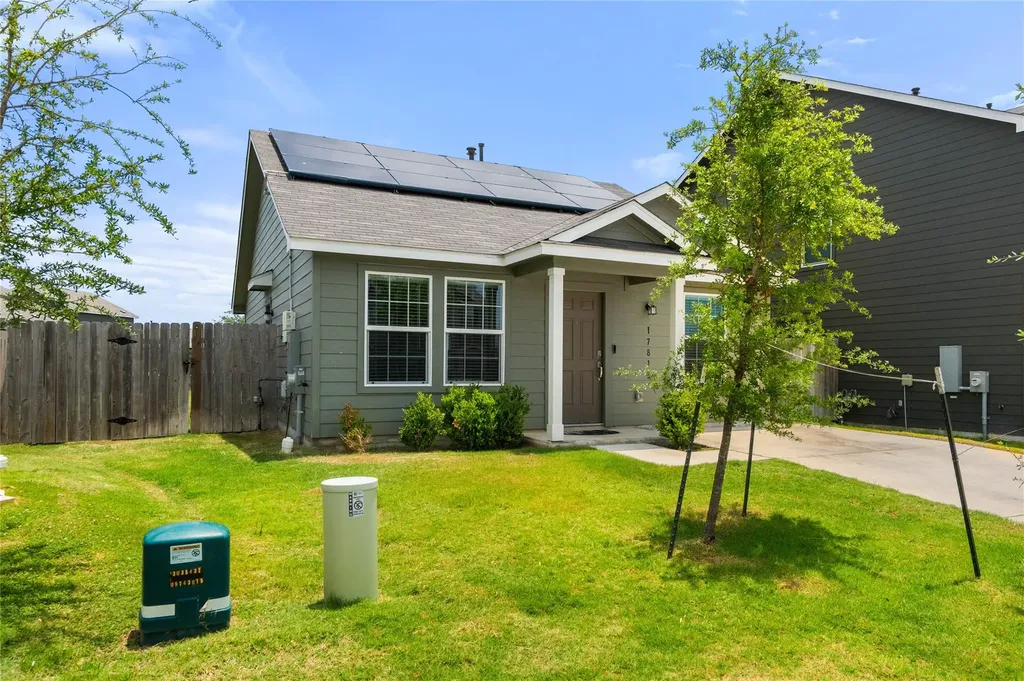 17813 Willacy Cove Elgin TX 78621