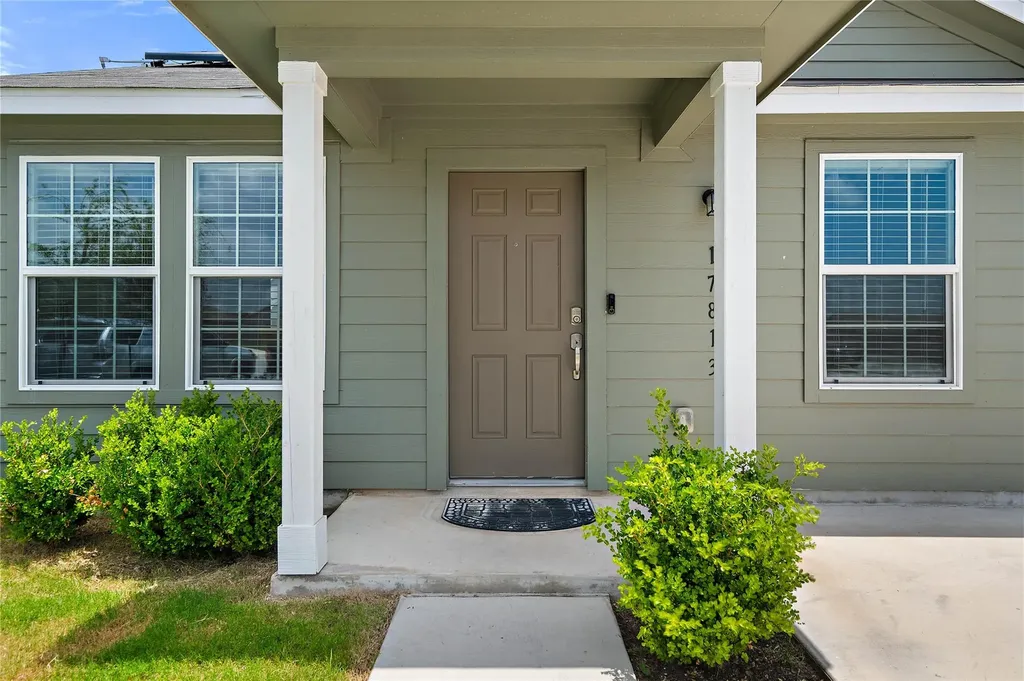 17813 Willacy Cove Elgin TX 78621
