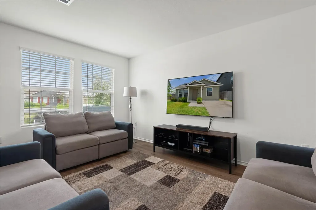 17813 Willacy Cove Elgin TX 78621