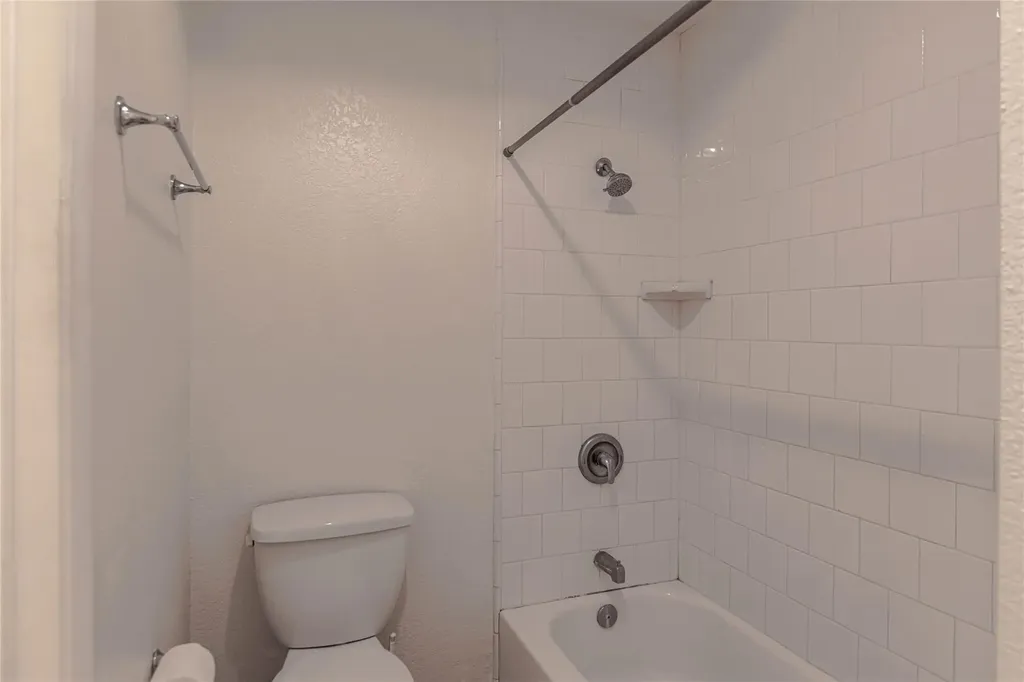 2005 Matthews Lane Austin TX 78745