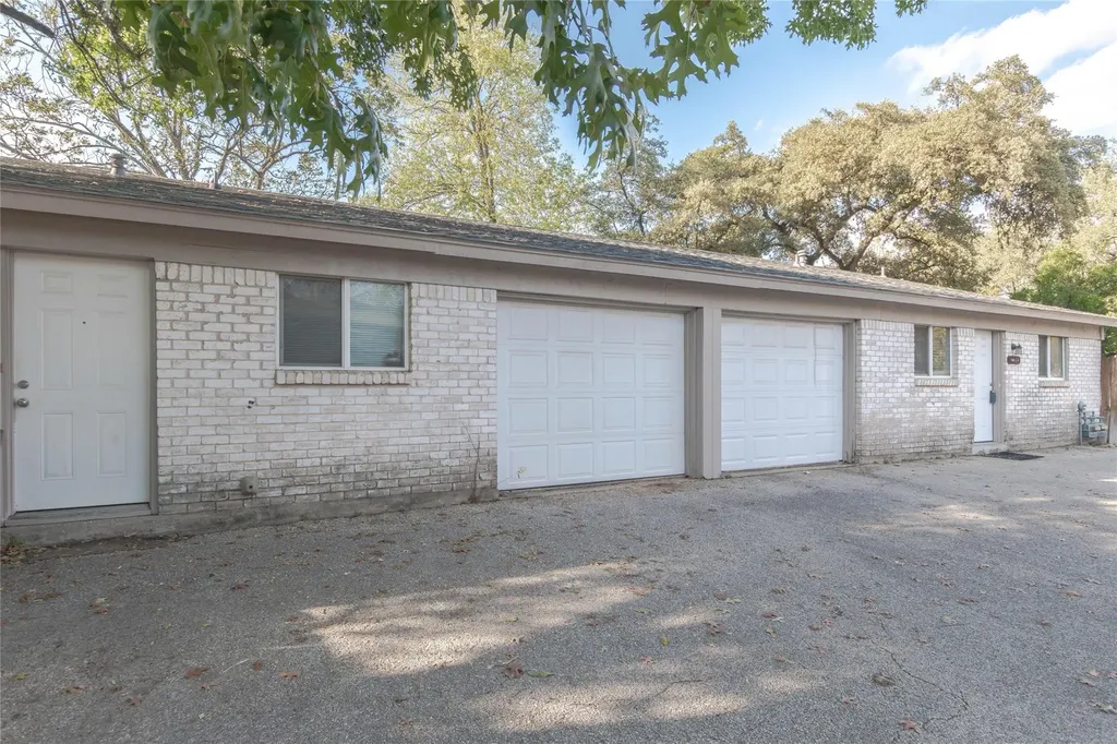 2005 Matthews Lane Austin TX 78745