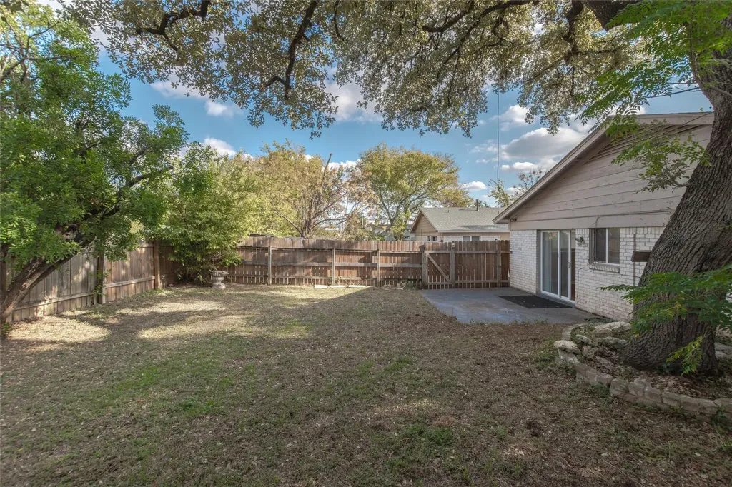 2005 Matthews Lane Austin TX 78745