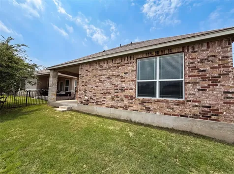 401 Fort William Street Hutto TX 78634