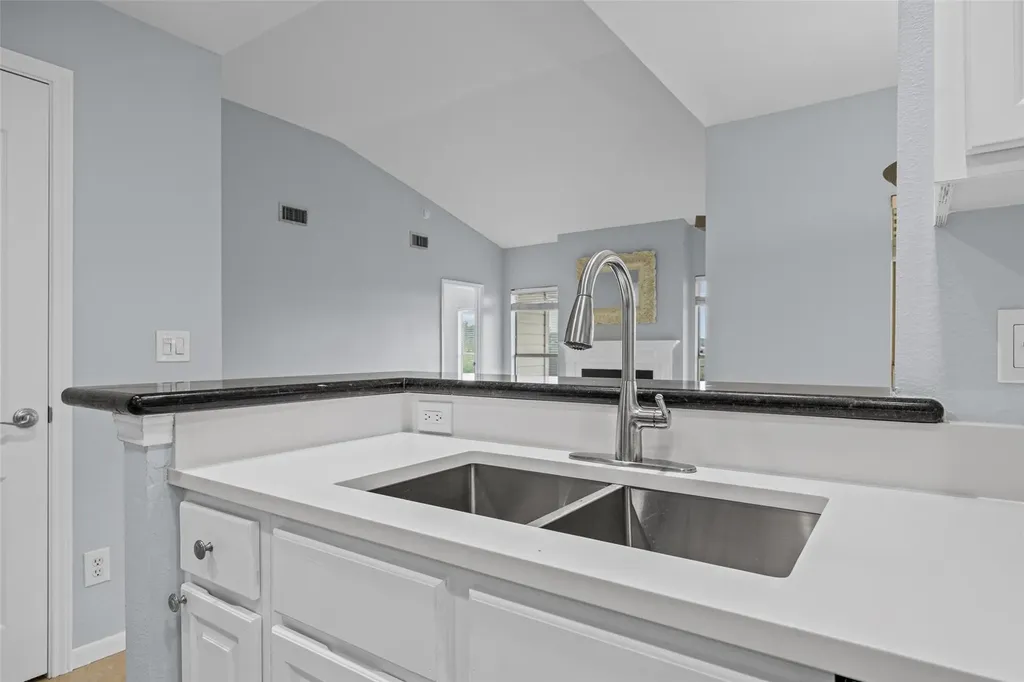 6000 Shepherd Mountain Cove Austin TX 78730