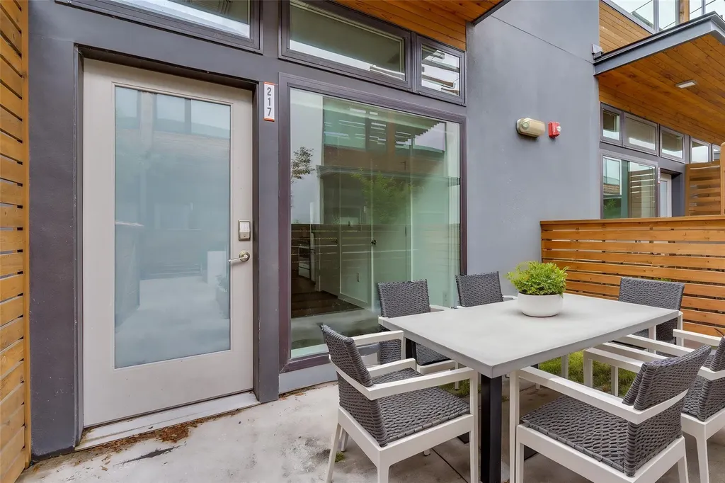 2002 E 7th Street Austin TX 78702