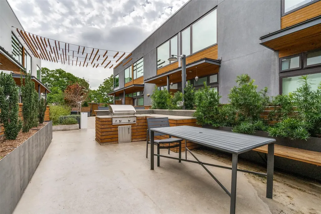 2002 E 7th Street Austin TX 78702