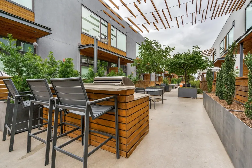 2002 E 7th Street Austin TX 78702