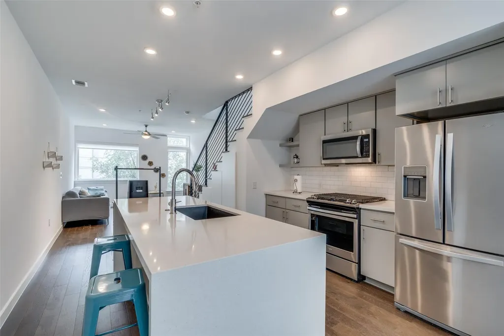 2002 E 7th Street Austin TX 78702