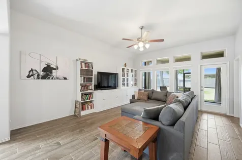 2984 Grove Terrace Seguin TX 78155