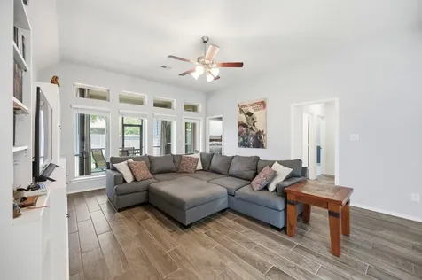 2984 Grove Terrace Seguin TX 78155