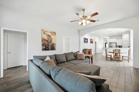 2984 Grove Terrace Seguin TX 78155
