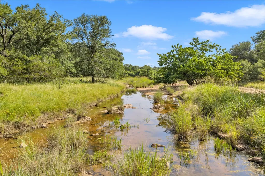 627 Ranch Road 2323 Llano TX 78643