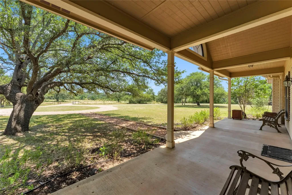 627 Ranch Road 2323 Llano TX 78643