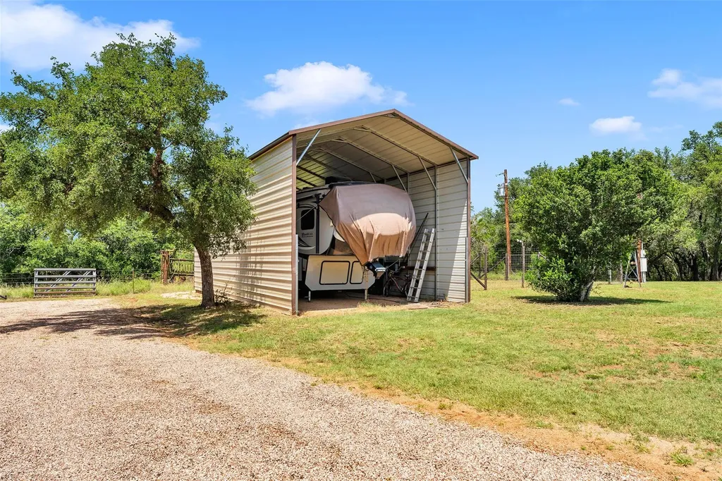 627 Ranch Road 2323 Llano TX 78643