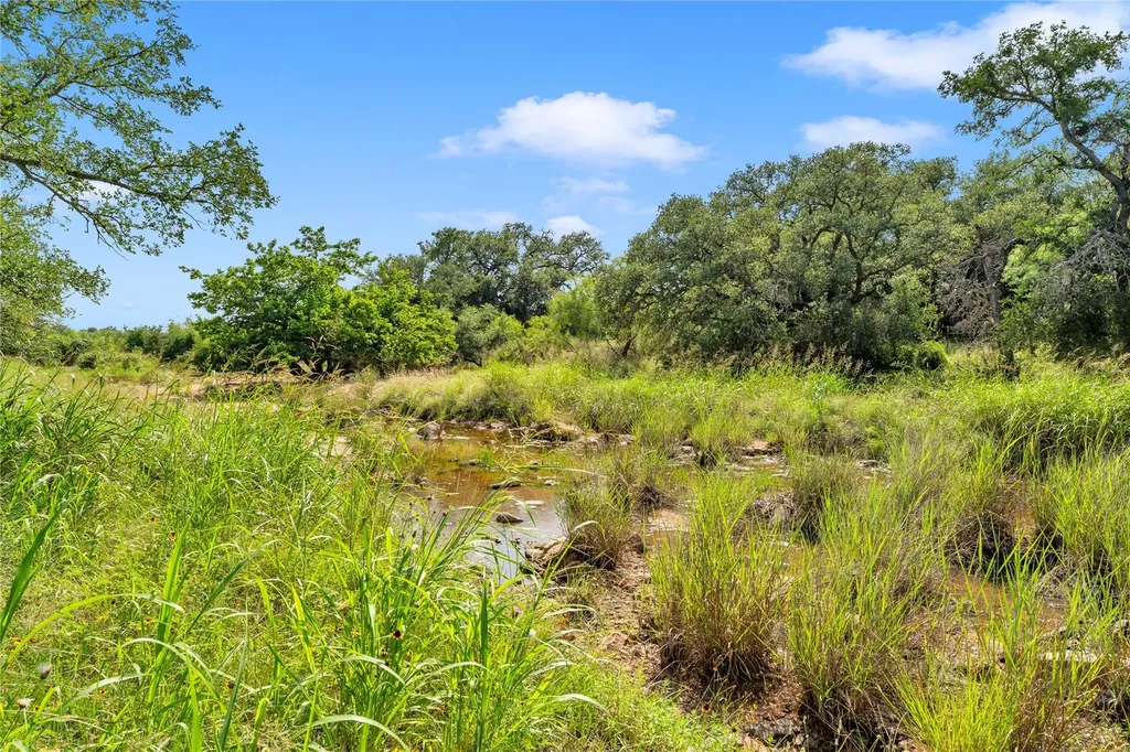 627 Ranch Road 2323 Llano TX 78643