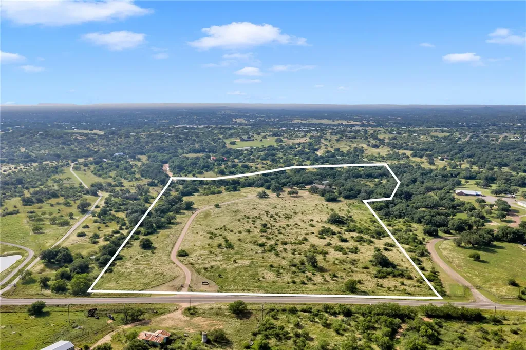 627 Ranch Road 2323 Llano TX 78643