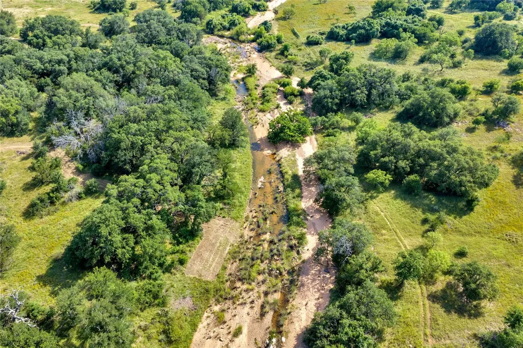 627 Ranch Road 2323 Llano TX 78643