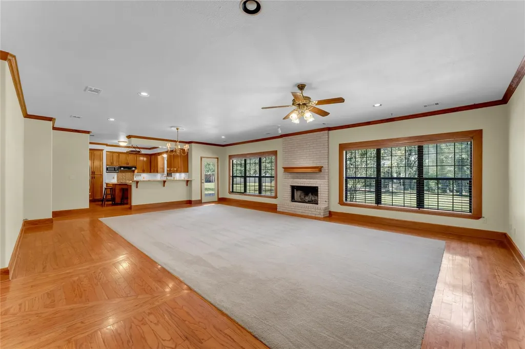 627 Ranch Road 2323 Llano TX 78643