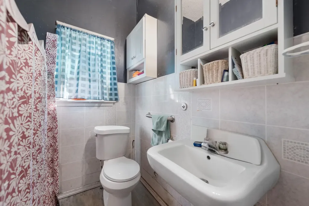 917 Trinity Street Lockhart TX 78644