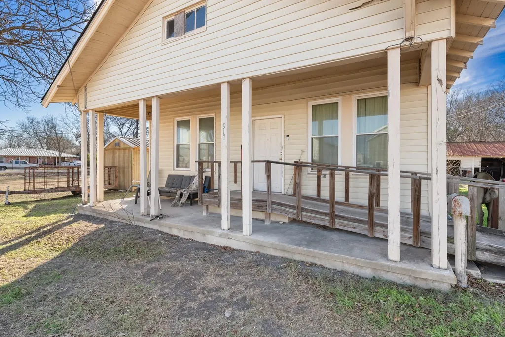 917 Trinity Street Lockhart TX 78644